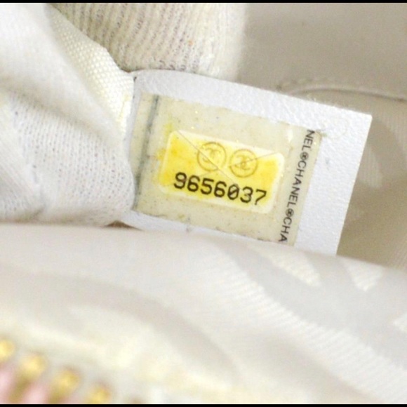 **SOLD**Authentic Patent Leather Chanel Tote - Picture 6 of 8